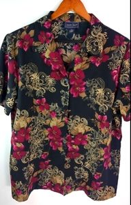 Laura Scott 20W Black Red Blooms Top Plus